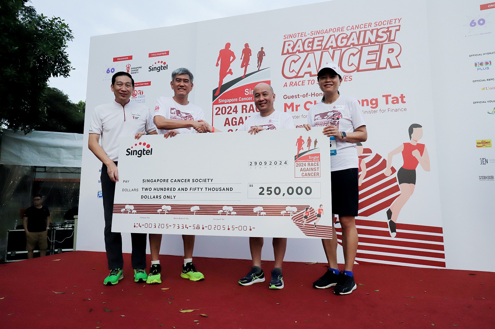 Singtel contribute S$250,000 to SCS's Help the Children and Youth Programme